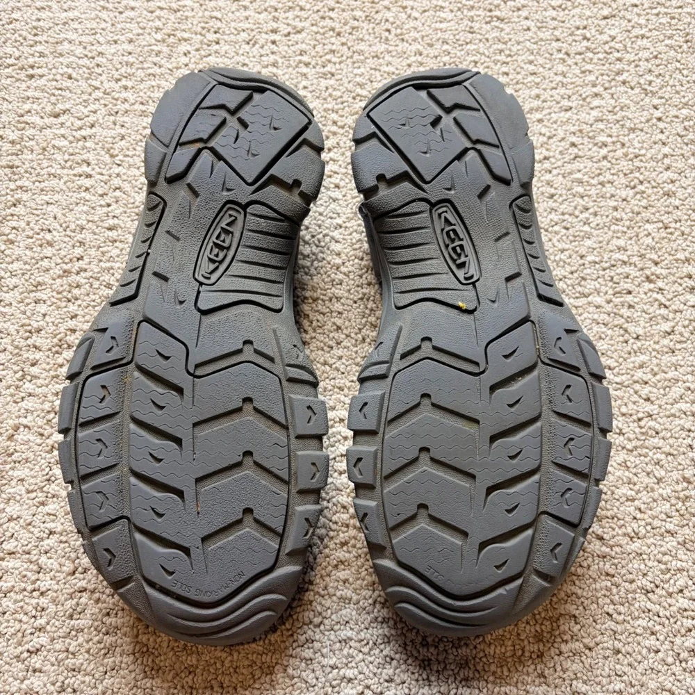 KEEN Newport H2 Mens 10.5 Grey Waterproof Hiking Sandals